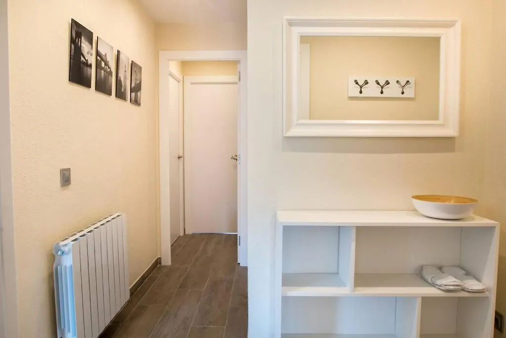 Seahomes Vacations - Seafront Apt Fenals With Pkg يوريت دي مار 0*,