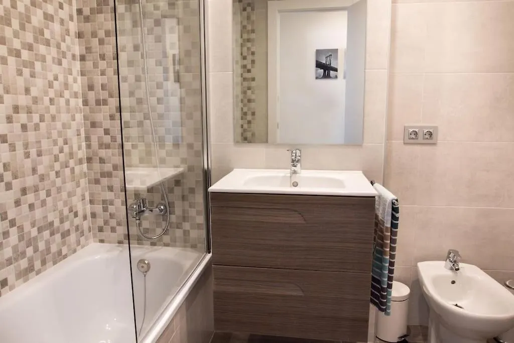 Seahomes Vacations - Seafront Apt Fenals With Pkg يوريت دي مار إسبانيا