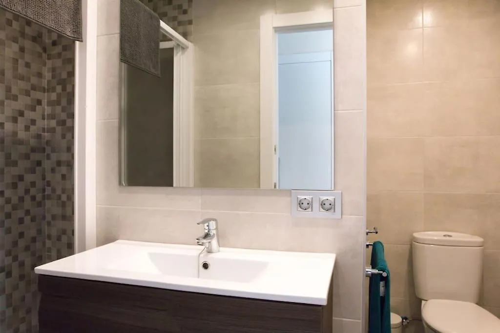 شقة Seahomes Vacations - Seafront Apt Fenals With Pkg يوريت دي مار
