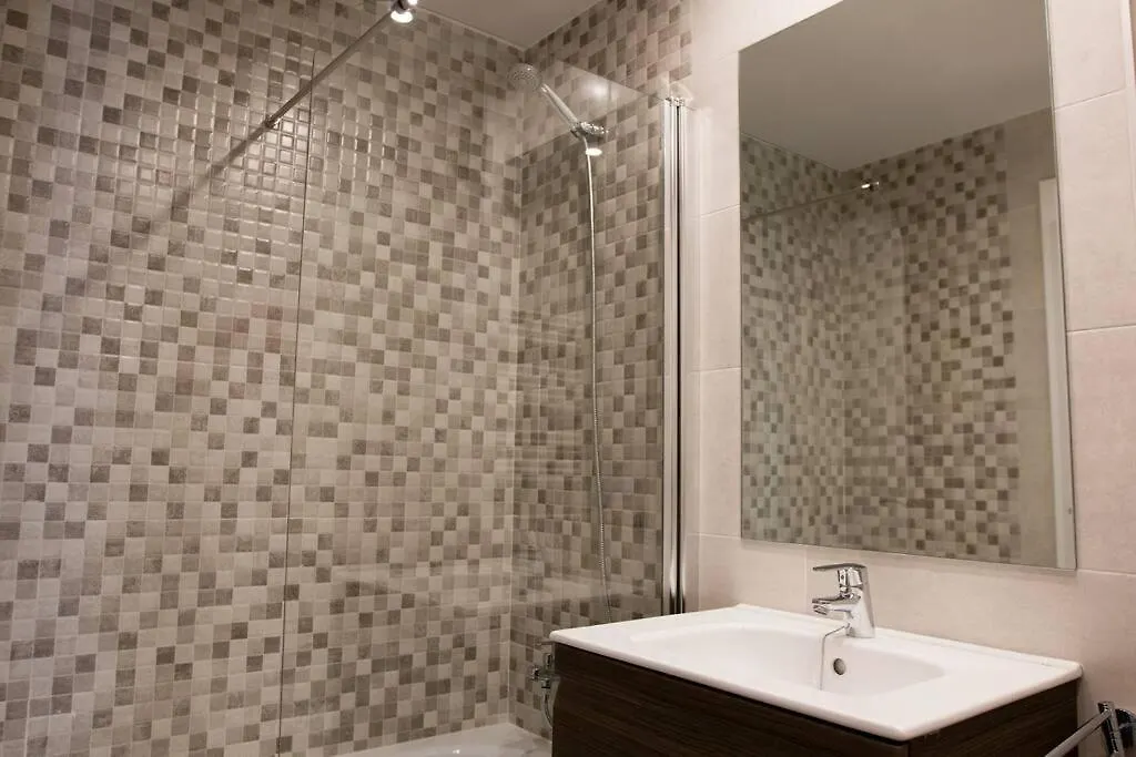 Seahomes Vacations - Seafront Apt Fenals With Pkg يوريت دي مار
