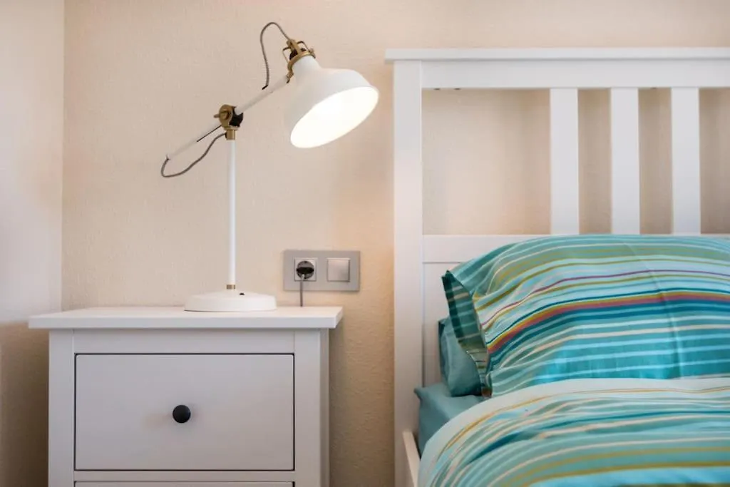 اتصالات Seahomes Vacations - Seafront Apt Fenals With Pkg 