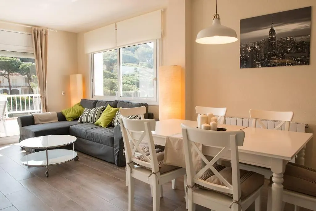 Seahomes Vacations - Seafront Apt Fenals With Pkg Lloret de Mar 0*,  Spagna
